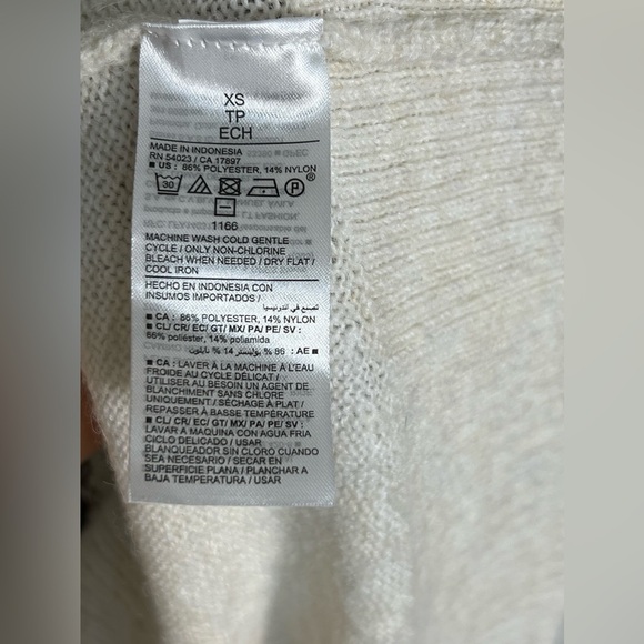 Old Navy Women Sweatshirt Ivory Cream Aztec Fair Isle Knit Pullover Extra Small - Picture 4 of 9